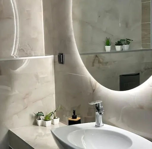 The Modern * Salonic