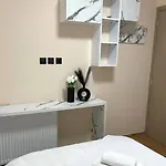 The Modern דירה *